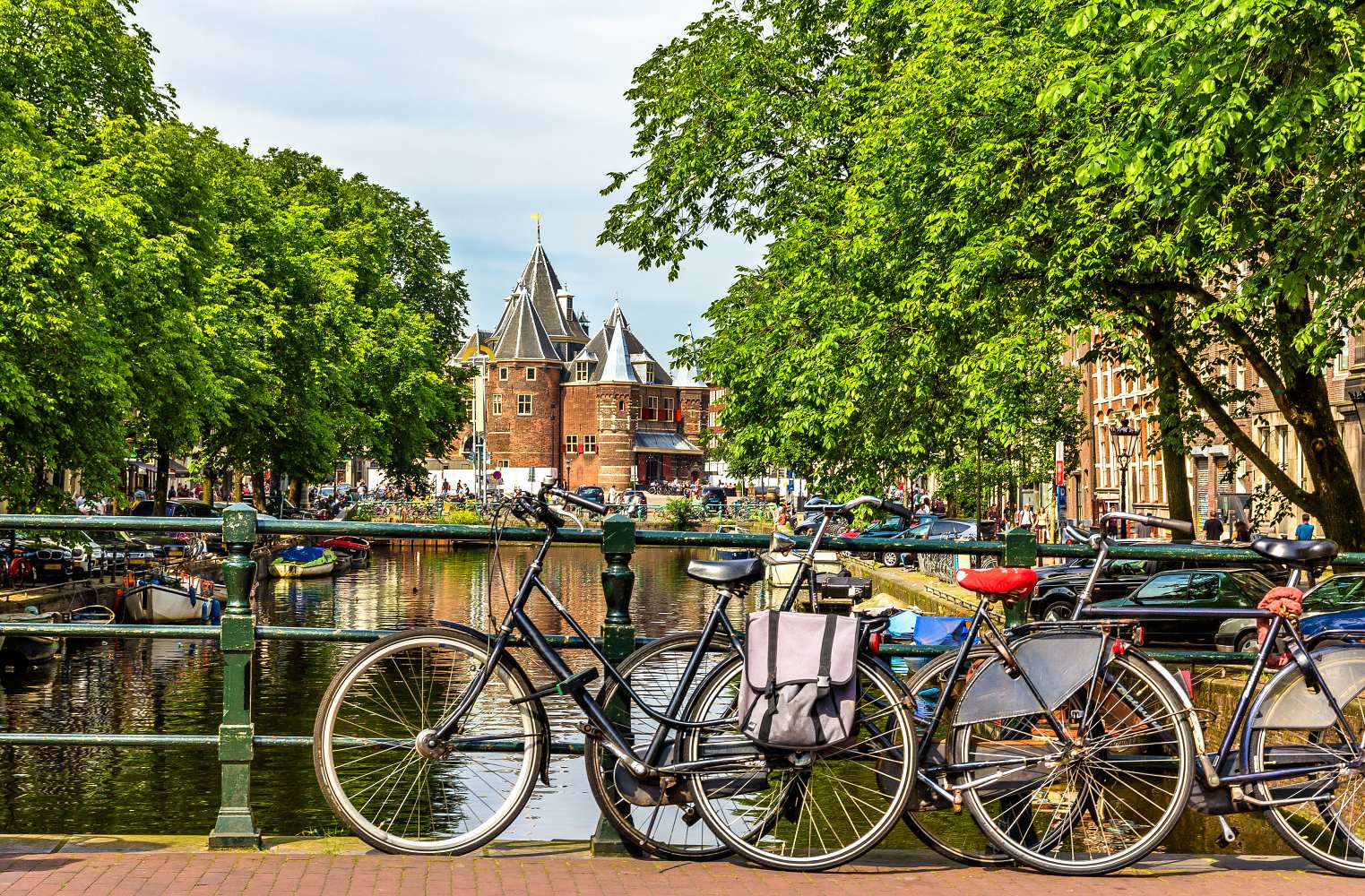 amsterdam-with-bicycles-canals