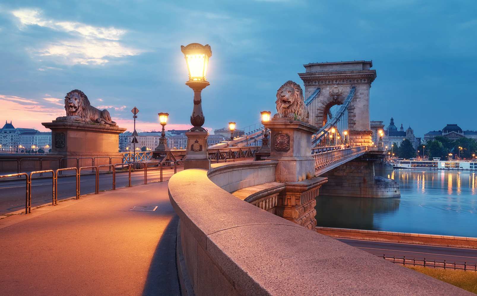 czechenyi-chain-bridge