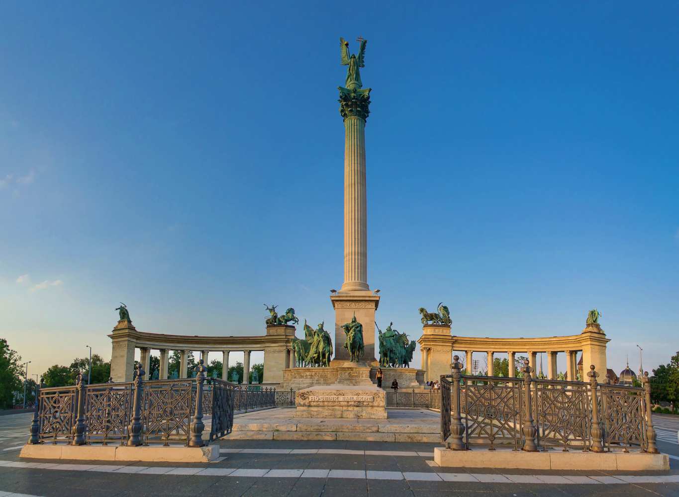 heroes-square-budapest