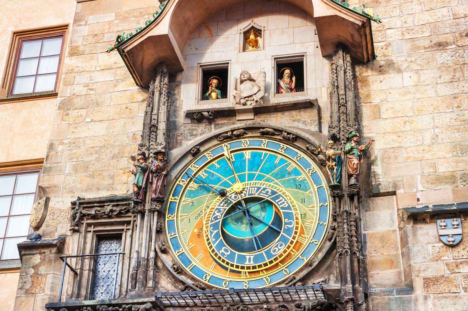 astronomical-clock-old-town-square