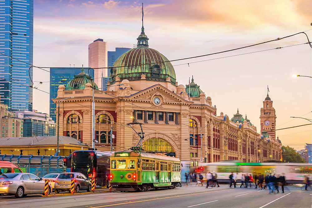 flinders-street-train-station